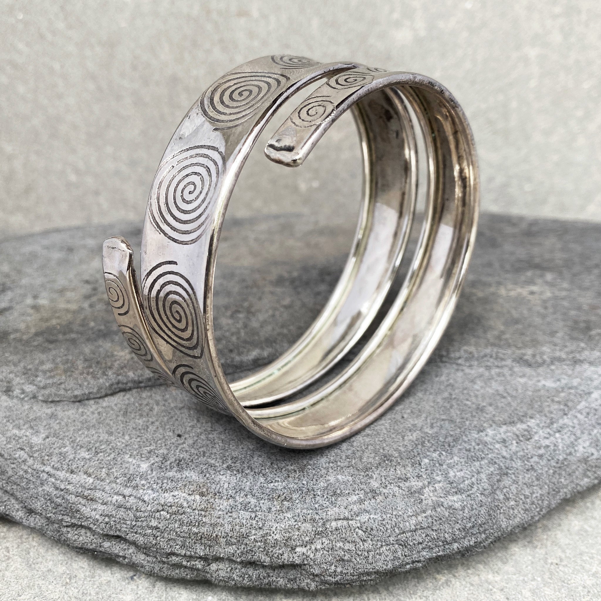 Jewelry - Wireblend Spiral Bracelet - Page 1 - Eve & Nico